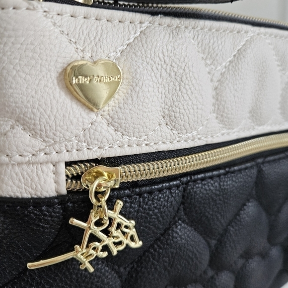 Small Betsey  Jonhson handbag, black bow - Picture 4 of 6